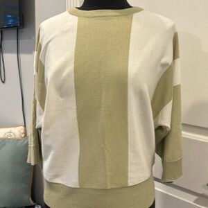 NWT Magaschoni top roomy size small